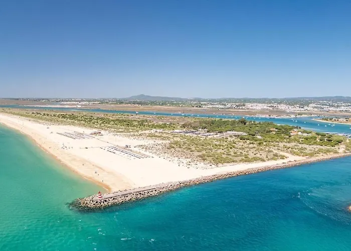 Andorinha House, Callebanda Barracol *