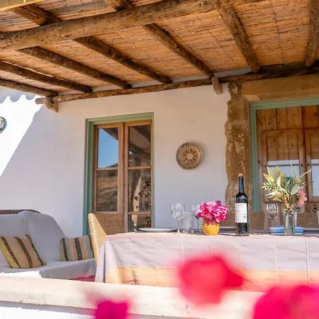 Andorinha House, Callebanda Barracol بيت للعطل