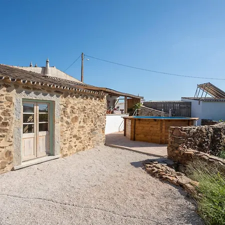 Tatil Evi Andorinha House, Callebanda Barracol