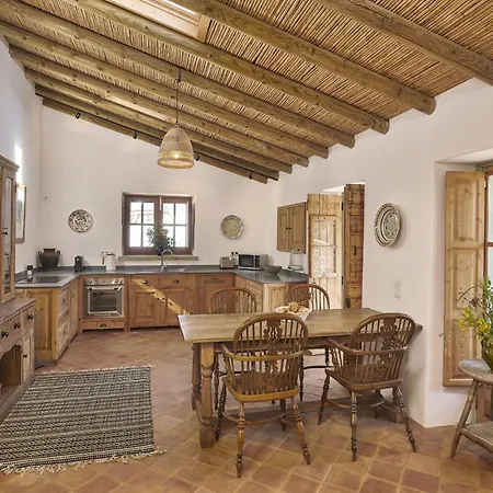 Tatil Evi Andorinha House, Callebanda Barracol *